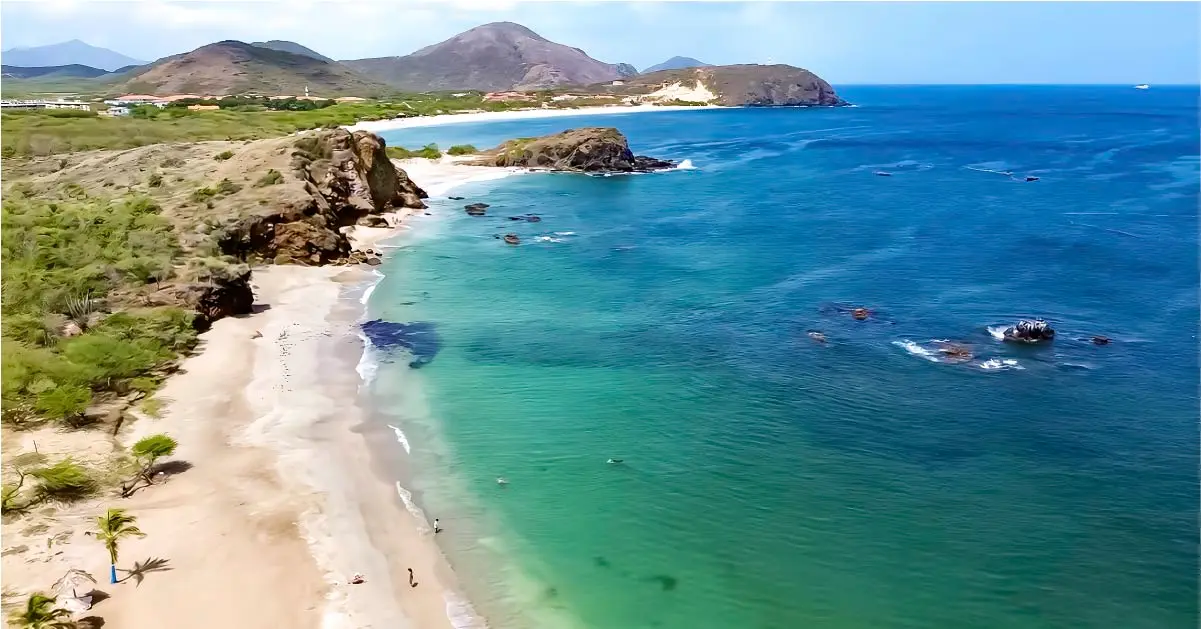 a donde viajar en junio